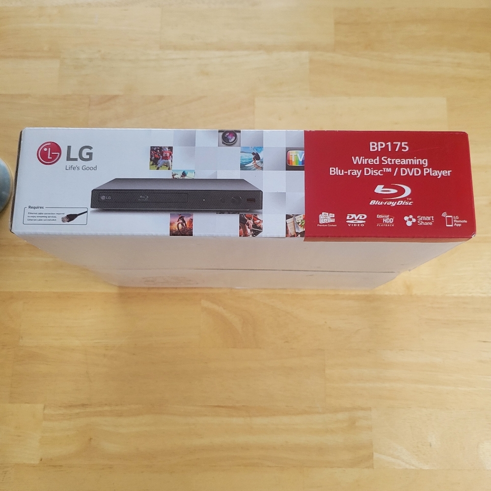 New in box LG Blu-ray DVD Player - Picture 7 of 7